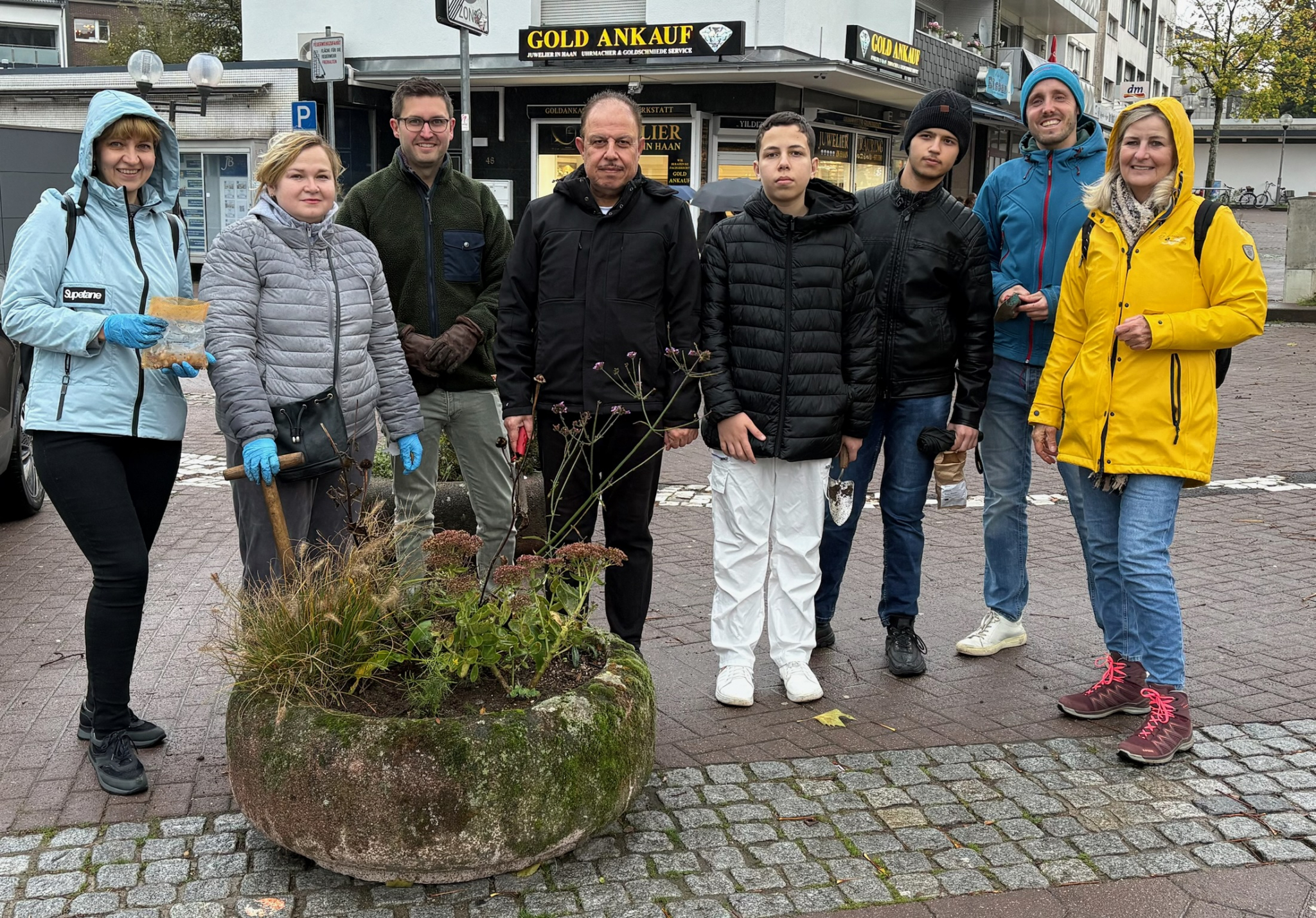 Pflanzaktion am Neuen Markt